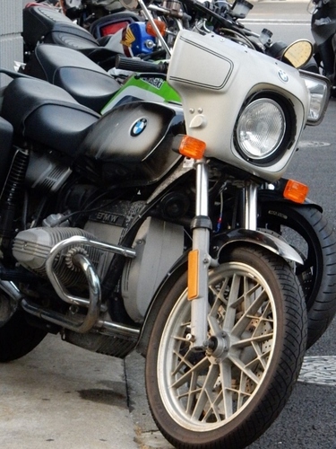 BMW(526x700).jpg